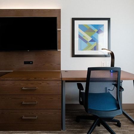 Holiday Inn Express Grande Prairie By Ihg Bagian luar foto