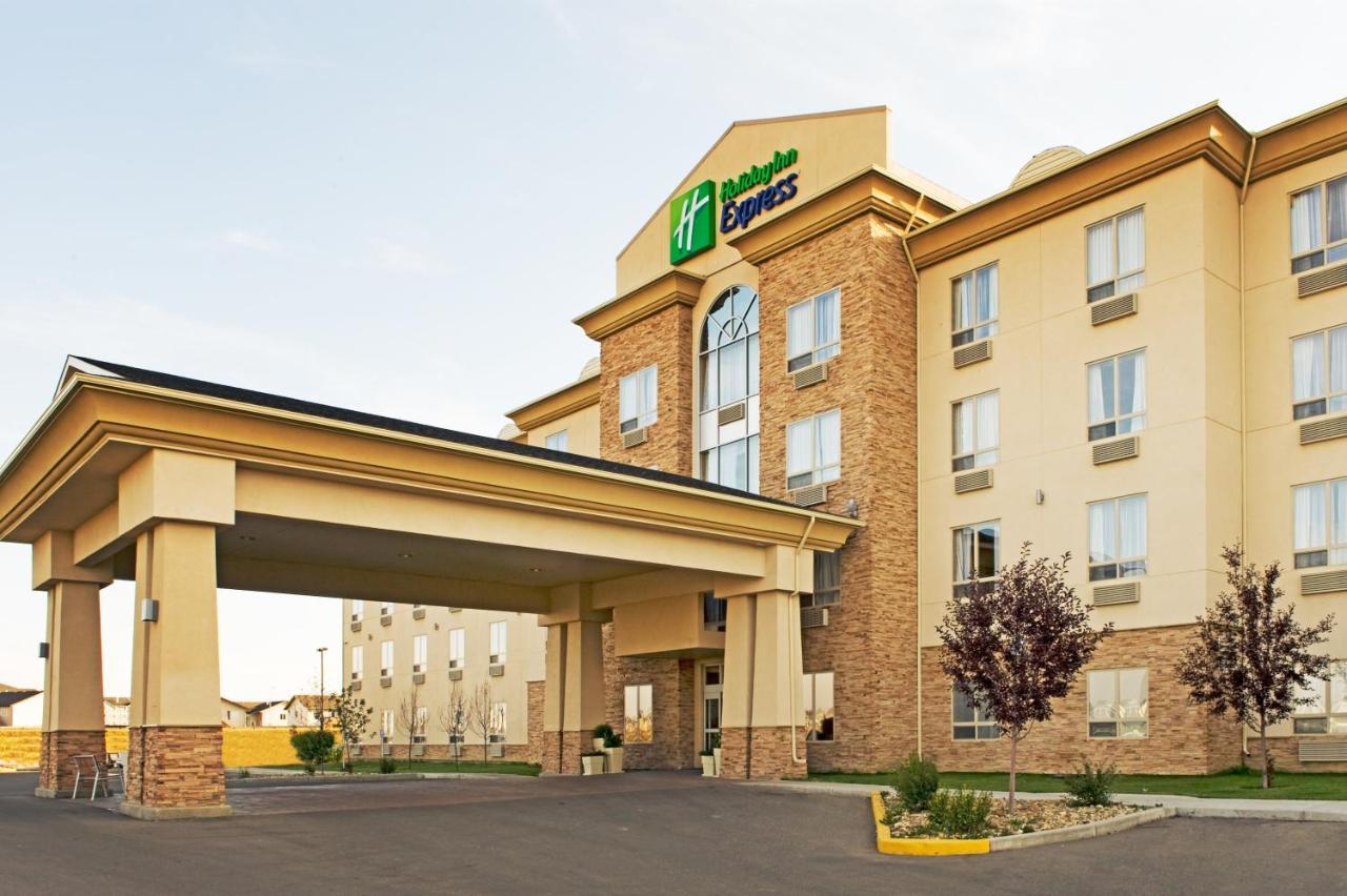 Holiday Inn Express Grande Prairie By Ihg Bagian luar foto
