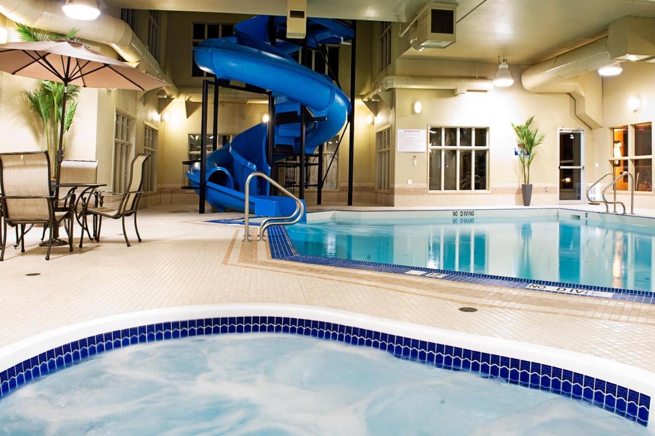 Holiday Inn Express Grande Prairie By Ihg Bagian luar foto