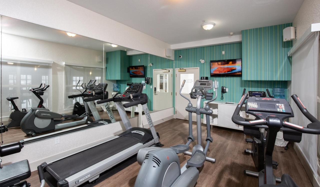 Holiday Inn Express Grande Prairie By Ihg Bagian luar foto