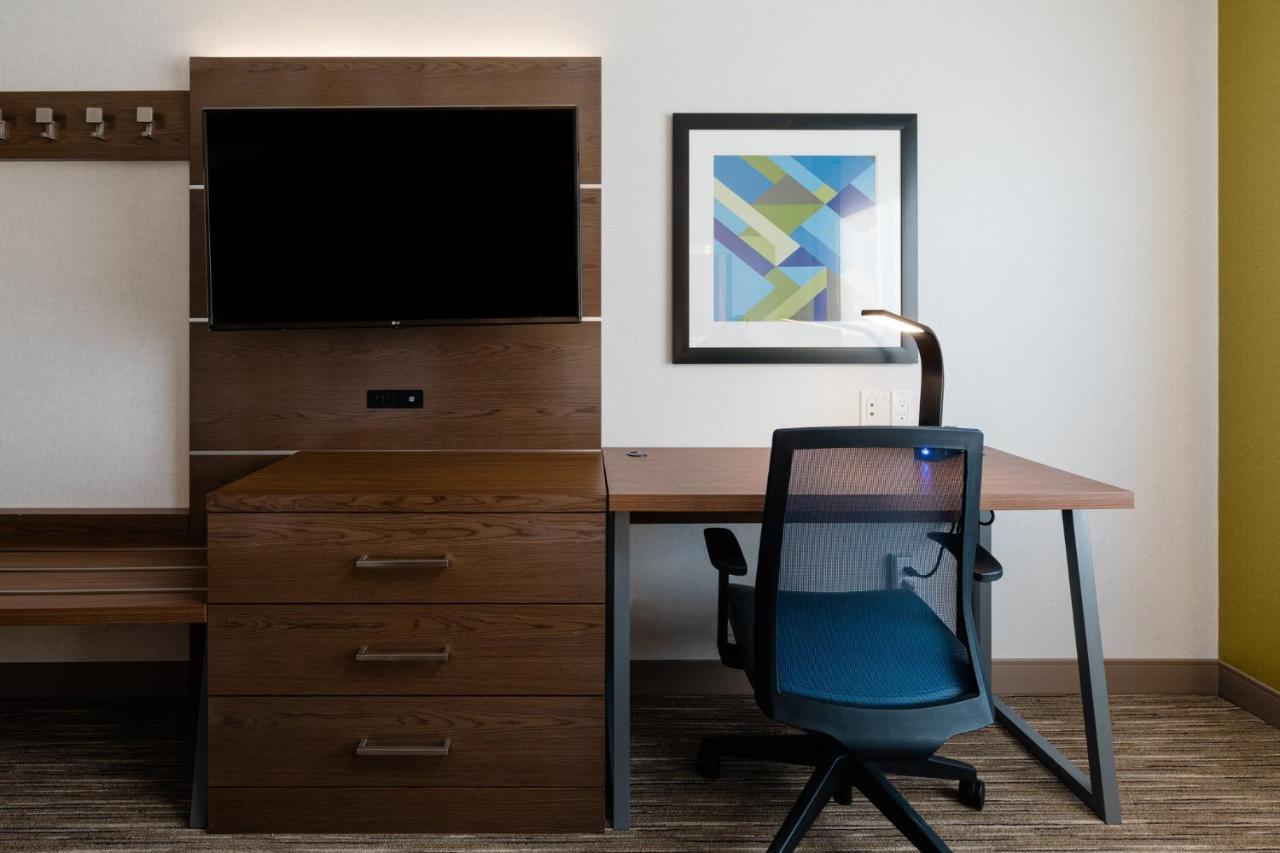 Holiday Inn Express Grande Prairie By Ihg Bagian luar foto