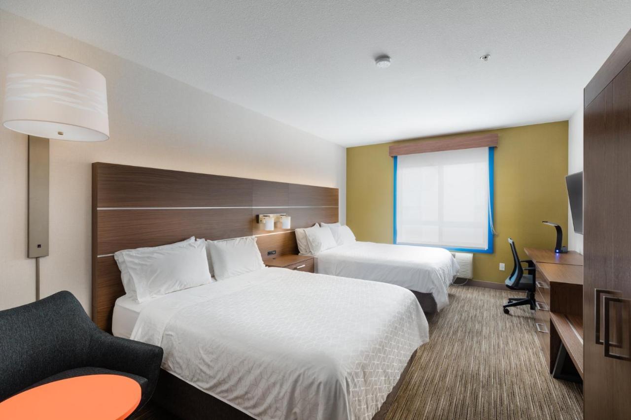 Holiday Inn Express Grande Prairie By Ihg Bagian luar foto