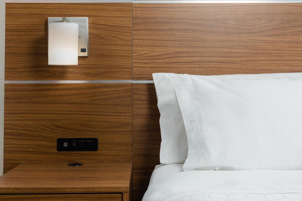 Holiday Inn Express Grande Prairie By Ihg Bagian luar foto