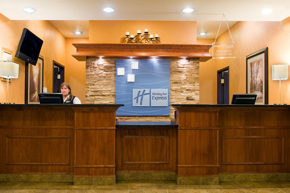 Holiday Inn Express Grande Prairie By Ihg Bagian luar foto