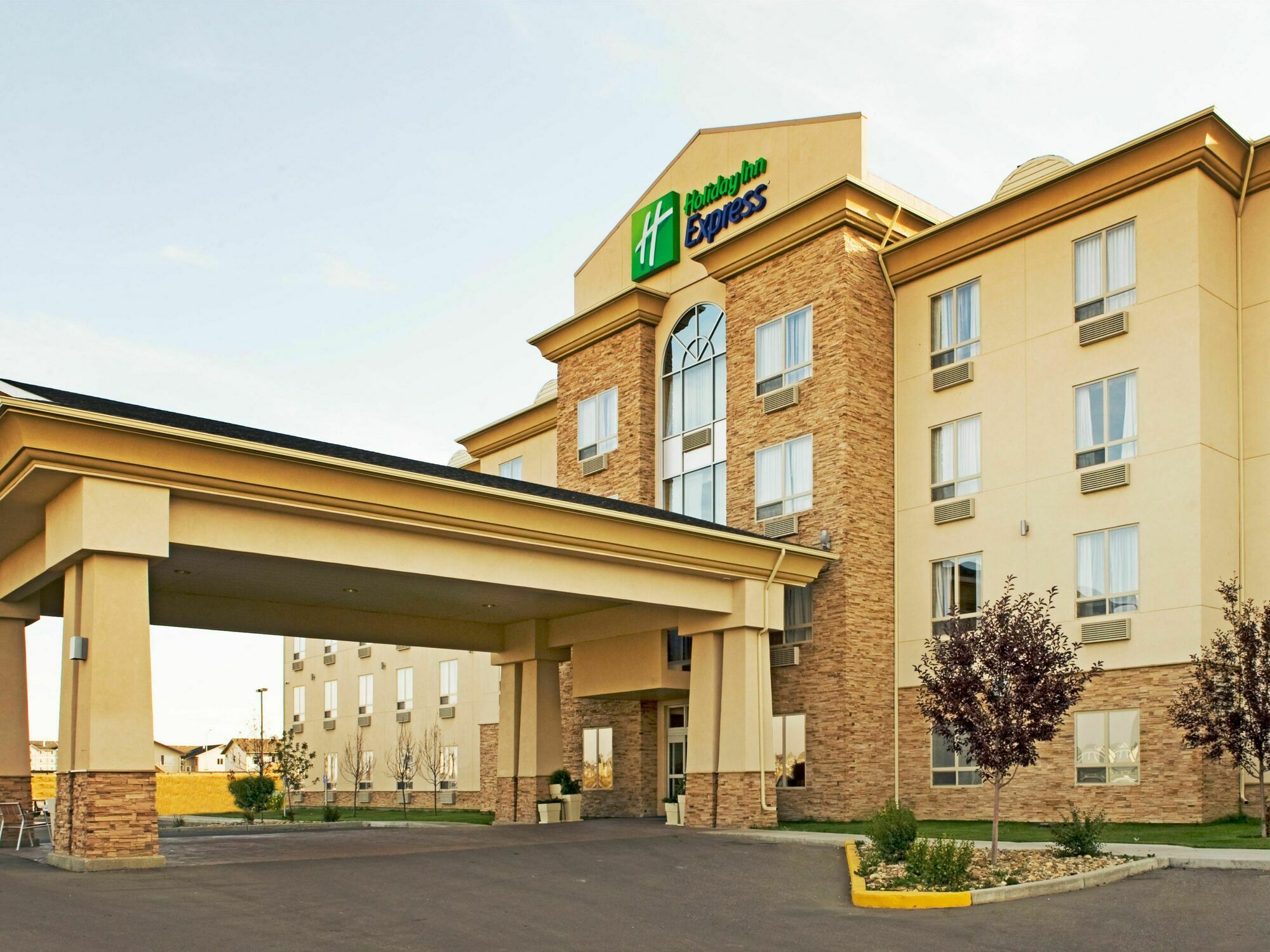 Holiday Inn Express Grande Prairie By Ihg Bagian luar foto
