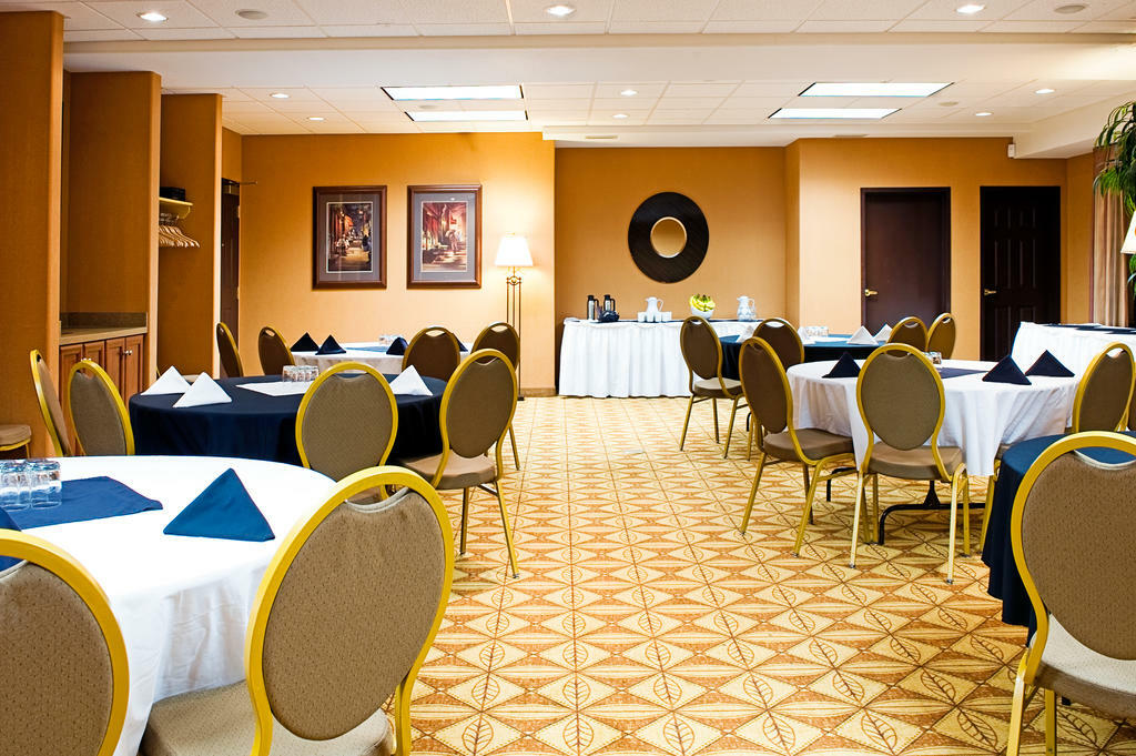 Holiday Inn Express Grande Prairie By Ihg Bagian luar foto