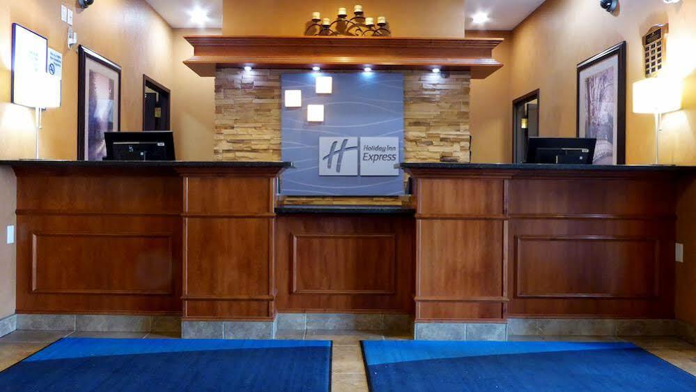 Holiday Inn Express Grande Prairie By Ihg Bagian luar foto
