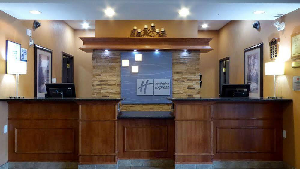 Holiday Inn Express Grande Prairie By Ihg Bagian luar foto