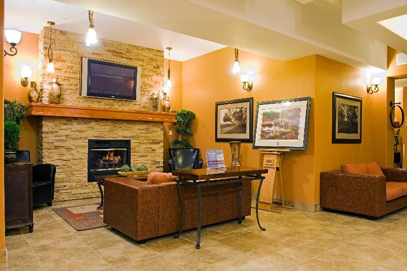 Holiday Inn Express Grande Prairie By Ihg Bagian luar foto
