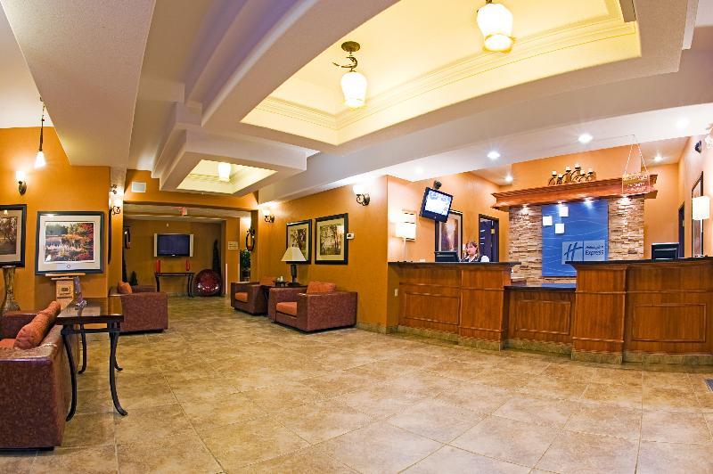 Holiday Inn Express Grande Prairie By Ihg Bagian luar foto
