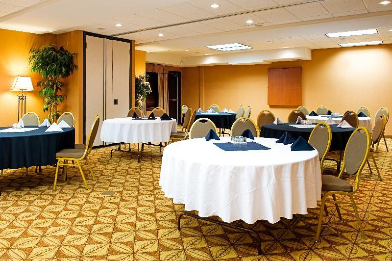 Holiday Inn Express Grande Prairie By Ihg Bagian luar foto