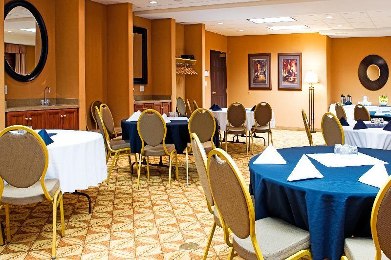 Holiday Inn Express Grande Prairie By Ihg Bagian luar foto